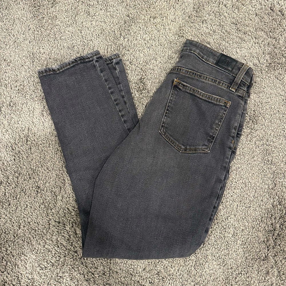 GREY BDG GIRLFRIEND JEANS